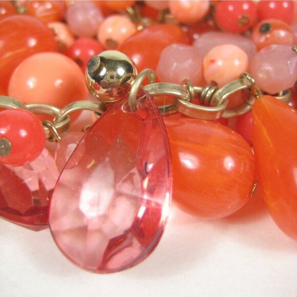 Goldtone Chain Plastic Beaded Charm Necklace 21 Inch Festival Runway Statement - Picture 9 of 9